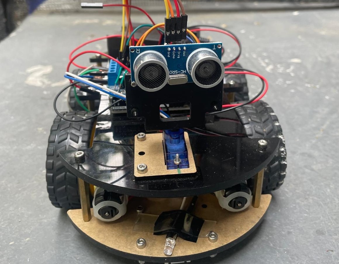 Front view of the Arduino Bluetooth car